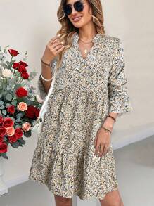 Abito corto da donna con scollo a V, maniche a balze e stampa floreale ditsy per vacanze