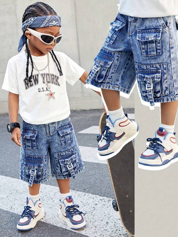 SHEIN Young Boys Summer Street Cool Stonewashed Mai multe buzunare Loose Fit Blue Denim Cargo Jeans Pantaloni scurți, Băieți Îmbrăcăminte de primăvară/vară Ținute Streetwear și ținută de vacanță de primăvară