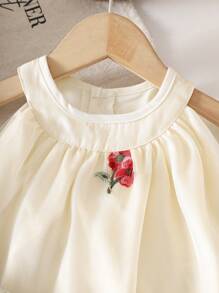 SHEIN Playful Pals Baby Girls' Pastoral Ditsy Floral Embroidery Sleeveless Top And Shorts Set, Cute For Summer - Apricot - View 3
