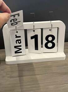 SHEIN 1 pièce Calendrier de bureau en bois simple, accessoire photo décoratif pour la maison, le bureau, la chambre d'étudiant, rentrée scolaire, fournitures scolaires