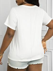 SHEIN CURVE+ 大码女式口号印花圆领短袖 T 恤，上帝在她心中，她不会堕落图案 T 恤，夏季上衣