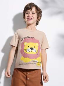 SHEIN Ragazzo giovane, set maglietta a girocollo a maniche corte con stampa di leoni e pantaloncini con bottoni di legno - Multicolore - Visualizzare 4