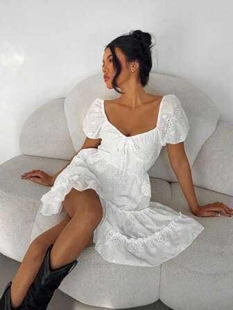 Siren Gaze Weißes, gewebtes, besticktes Minikleid für Damen, Feenstil, Urlaubskleider für Frauen, weißes Urlaubskleid für Frauen, Hochzeitsgästekleid für Frauen, Konzertoutfit für Frauen, Sommerkleidung, Boho
