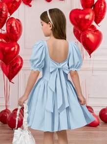 SHEIN Tween Girl 编织纯色方领无袖 U 型后蝴蝶结褶皱腰中长连衣裙，漂亮的背部设计，淑女范，法式优雅，公主风格，适合婚礼季节、毕业舞会 - 淺藍色 - 查看 3