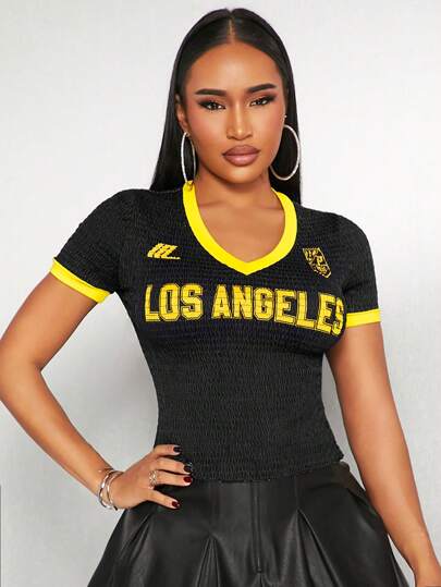 SHEIN SXY 黑色和黄色字母印花修身 T 恤，街头风格休闲上衣，适合日常穿着和运动活动