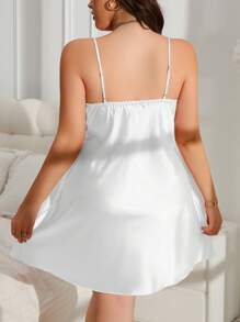 SilkySpell Gaun Tidur Camisole Wanita Ukuran Besar Warna Polos Bahan Sutra Imitasi dengan Hiasan Ruffle - Putih - View 2