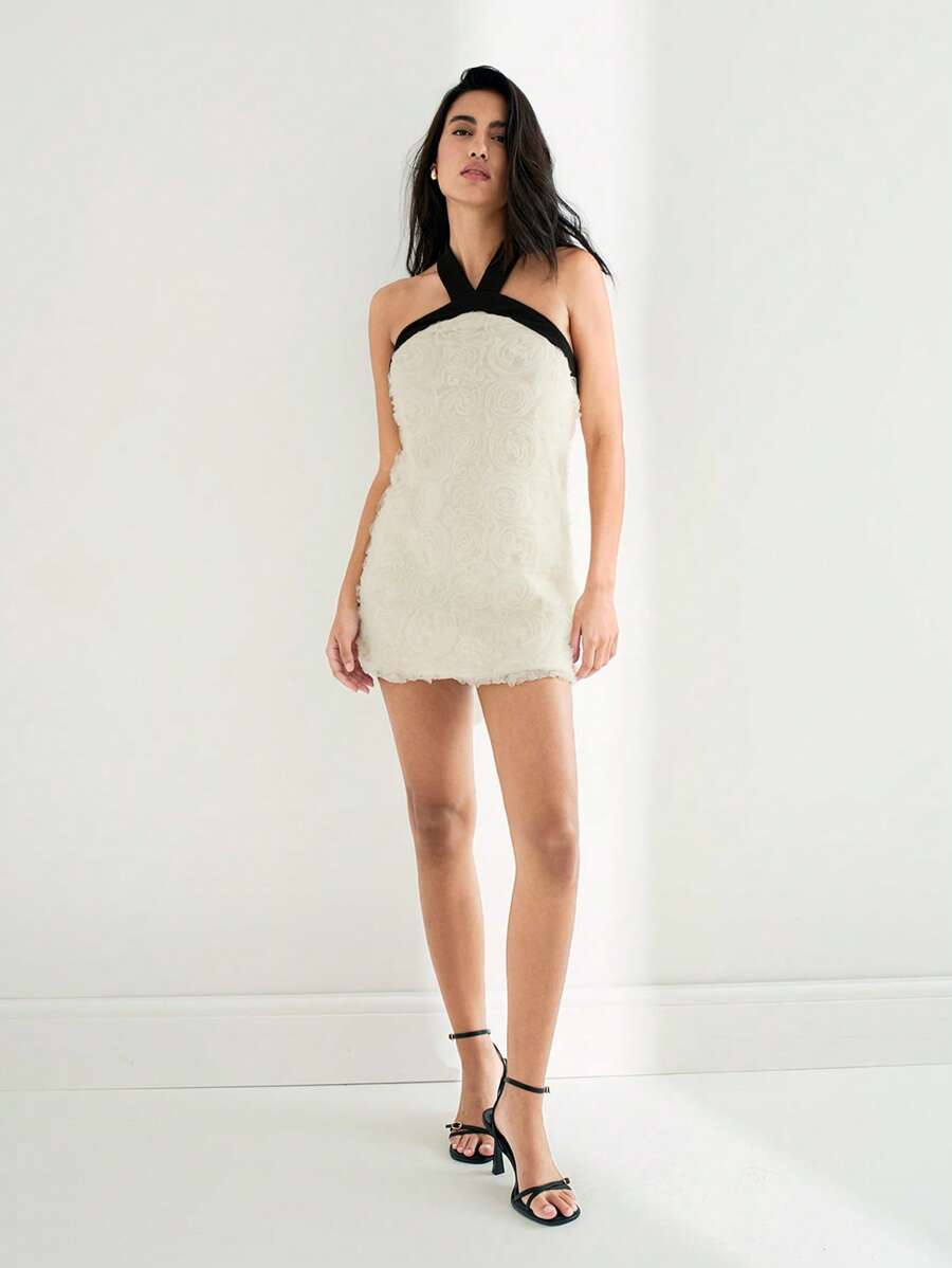 Maija 2025春夏新款休闲时尚度假露背网眼连衣裙 - 杏色 - 查看 1