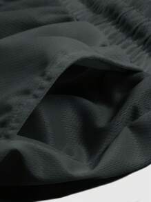 ROMWE MEN Anime 男士休闲简约短裤，适合夏季 - 深灰色 - 查看 6