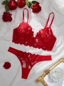 Esselle 2pcs/Set French Classic V-Shape Sexy Bra & Panty Lingerie Set - Red - View 3