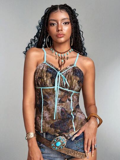 Hippie Top de mujer con estilo de vacaciones retro, en contraste de estampado de mariposa y tie dye