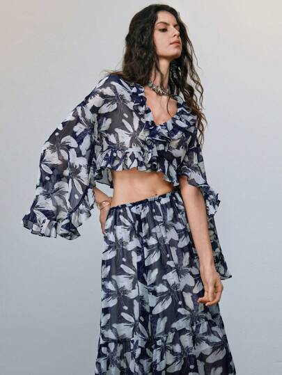 SHEIN LUNE Women's Florol Chiffon Printed V-Neck Flare Sleeve Top & Layered Skirt 2Pcs Set, 2pcs Set Chiffon Cami Top With Ruffle Trim & Slit Design, Casual Elegant,Summer Outfits For Women,Chiffon Cropped Skirt & Swimwear Set, Vacation Suitable For Spring/Summer