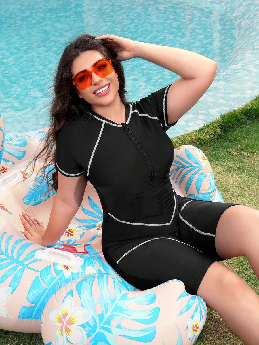 Plus Size Color Block Contrast Line Design Loose Casual Shorts, Sporty Surf Style - Black and White - View 1