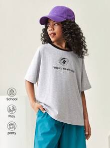 SHEIN Camiseta Esportiva de Manga Curta Casual para Volta às Aulas, Camiseta Esportiva Casual Infantil de Gola Redonda com Recorte em Cores Contrastantes e Estampa Gráfica de Letras Engraçadas - Multicolorido - Visão 12