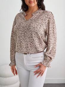 RueChic Women's Floral Pattern V-Neck Curve Plus - Multicolor - View 4