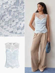 MOTF STUDIO BLUSA SEM MANGAS COM RENDA CONTRASTANTE - Azul e Branco - Visão 1
