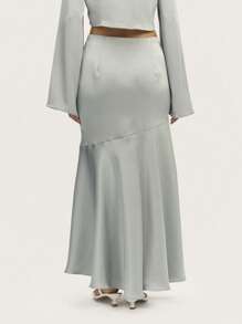 Nöista Falda midi elegante de satén con dobladillo de sirena, que se ajusta a las caderas para un aspecto elegante. Combínala con la blusa a juego para un look coordinado, perfecto para novias, primavera, verano, Pascua o graduaciones.