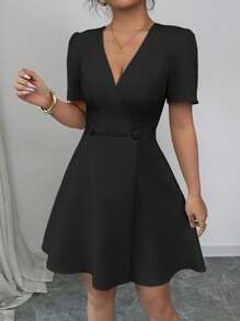Elenzga 女士优雅纯色法式通勤 V 领双排扣装饰喇叭下摆 X 形短袖迷你连衣裙，春夏 - 黑色 - 查看 4