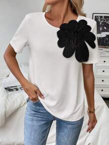 Franclia Camiseta com Aplicações Florais de Mangas Curtas para Verão, Camisetas Gráficas Femininas, Tops Fofos - Branco - Visão 3
