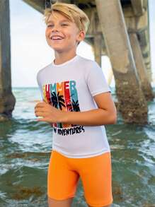 SHEIN 2pcs Tween Boys Holiday Casual Versatile Comfortable Coconut Tree & Sea Print Pattern Crew Neck Short Sleeve Swimwear Top & Solid Color Swim Trunks 2 Pieces Knit Set