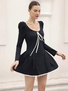 SHEIN Unity Französischer aristokratischer Stil Kontrast Farbe Krawatte Vorne & Gerüschter Saum Puffärmel Romantisch Süß Slim Mini Kleid, vielseitig für Date/Events - Schwarz - Übersicht 2