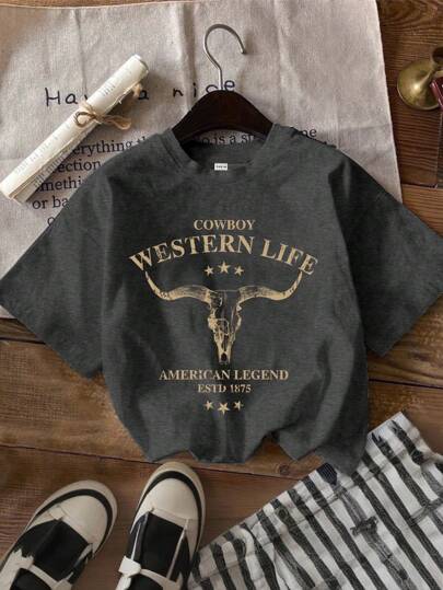 SHEIN EZwear تي شيرت نسائي قصير الأكمام بياقة مستديرة، بناعة متناسقة وتصميم رجعي للمهرجانات الموسيقية، مناسب للصيف