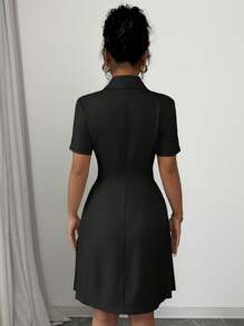 Elenzga 女士法式通勤优雅 V 领双排扣腰褶 A 字短袖迷你连衣裙，适合春夏季 - 黑色 - 查看 2