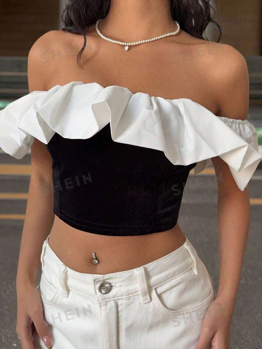 SHEIN EZwear Top corto elegante de mujer con hombros descubiertos, volantes y contraste de colores