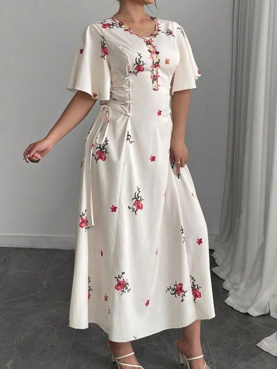 Modelyn Vestido de vacaciones con manga corta, escote A, con volantes y estampado floral para mujer de talla grande - Multicolor - Ver 1
