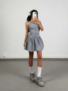 SHEIN Tween Girls Spring/Summer Off-Shoulder Tube Top Red Plaid Pleated Simple Dress Back To School Clothing Suitable Girly Grey And White Striped Pleated Waist A-Line Open Back Mini Dress, Casual Holiday Streetwear - Black and White - View 3