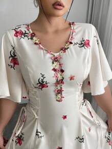 Modelyn Vestido de vacaciones con manga corta, escote A, con volantes y estampado floral para mujer de talla grande - Multicolor - Ver 6