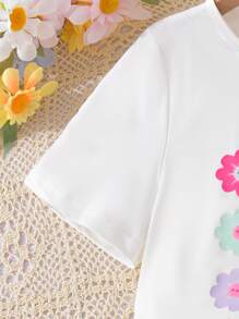 Niña preadolescente: Camiseta blanca combinada con shorts de mezclilla bordados - Blanco - Ver 5