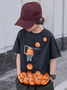 SHEIN Camiseta de manga corta de ajuste suelto con estampado de baloncesto para niños