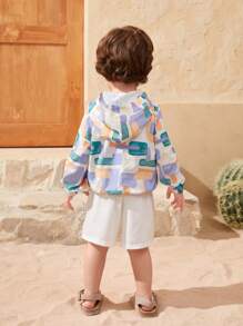 SHEIN Set de 3 piezas para bebé niño: chaleco de punto suave con cuello redondo sin mangas de unicolor, pantalones cortos de cintura elástica, y chaqueta - Multicolor - Ver 2