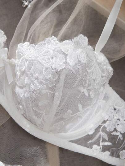 Esselle Mesh Geborduurde Lingerie Set view 4