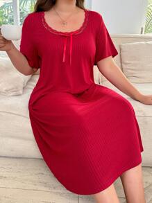 SHEIN Camisón de manga corta con encaje, lazo y cinta decorativa, de unicolor, tallas grandes - Burdeos - Ver 2