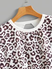 SHEIN Essnce 2025 年女士夏季服装：豹纹蝙蝠袖露背 T 恤、宽松复古休闲镂空后背上衣、复古短袖日常装 - 彩色 - 查看 4