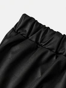 SHEIN Tween Boys 2pcs Set: Round Neck Raglan Short Sleeve Graphic Print T-Shirt & Elastic Waist Printed Shorts, Summer Activewear Outfit - Blue - View 3