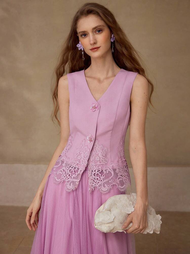 CONTRAST LACE SLEEVELESS BLOUSE