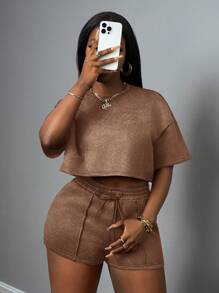 Slaydiva 2 Stücke/Set Damen lässiger Sport Streetwear Set aus Rundhals Kurzarm T-Shirt und Shorts, übergrößer Schneeflocken Stoff Sweatshirt Outfit, Sportanzug