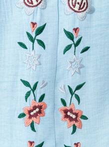 Linhara 大码花卉刺绣 V 领褶皱泡泡袖夏季衬衫，休闲度假 - 彩色 - 查看 4