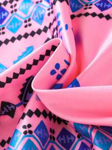 SHEIN Vestido con estampado geométrico rosa y azul para niñas, adecuado para uso casual diario