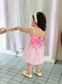 SHEIN 女婴休闲可爱夏季粉色条纹蝴蝶结吊带连衣裙 - 粉色 - 查看 5