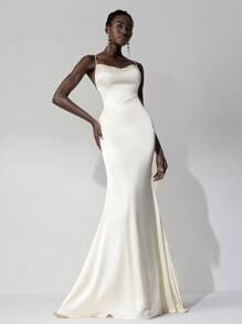 Elitara 优雅亮面缎面吊带裙，简约优雅的分段式修身鱼尾性感露背交叉绑带连衣裙，适合约会、海滩度假、单身生日派对、毕业返校季、婚礼等场合，也可作为百搭晚宴礼服、伴娘礼服、情人节礼服。 - 杏色 - 查看 7