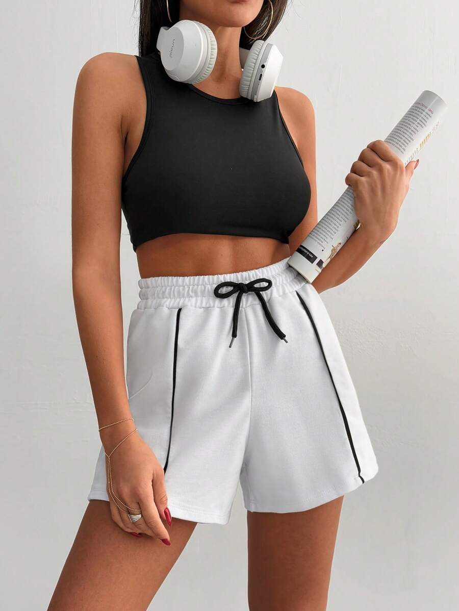 RueChic FITTED ELASTICAL WAIST DRAWSTRING PIPPING SHORT - Cream - View 1