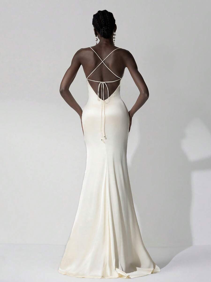 Elitara 优雅亮面缎面吊带裙，简约优雅的分段式修身鱼尾性感露背交叉绑带连衣裙，适合约会、海滩度假、单身生日派对、毕业返校季、婚礼等场合，也可作为百搭晚宴礼服、伴娘礼服、情人节礼服。 - 杏色 - 查看 1