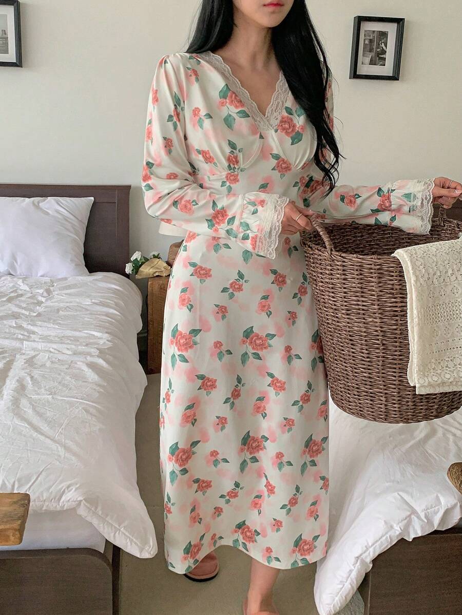 DAZY 春季浪漫花卉印花蕾丝花边松紧腰荷叶边袖睡袍睡衣