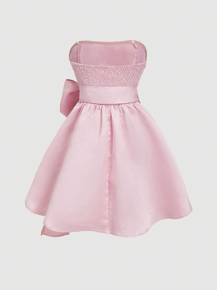 SHEIN MOD 女性用 ピンクのサイドにちょう結びストラップ付きクロップドキャミソールドレス - ピンク - 見る 2