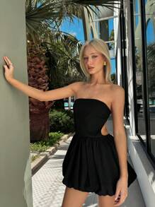 SHEIN EZwear Vestido mini con volumen, con escote bandeau, espalda descubierta y lazo, color negro