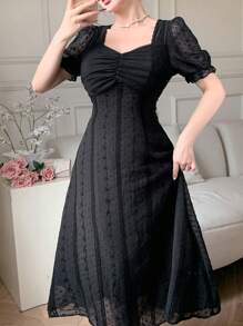 DAZY Vestido corto de mujer con cuello en pico combinado, decoración de perlas en la cintura, mangas cortas, textura de jacquard y aplicación de malla, ideal para cumpleaños y baile de graduación