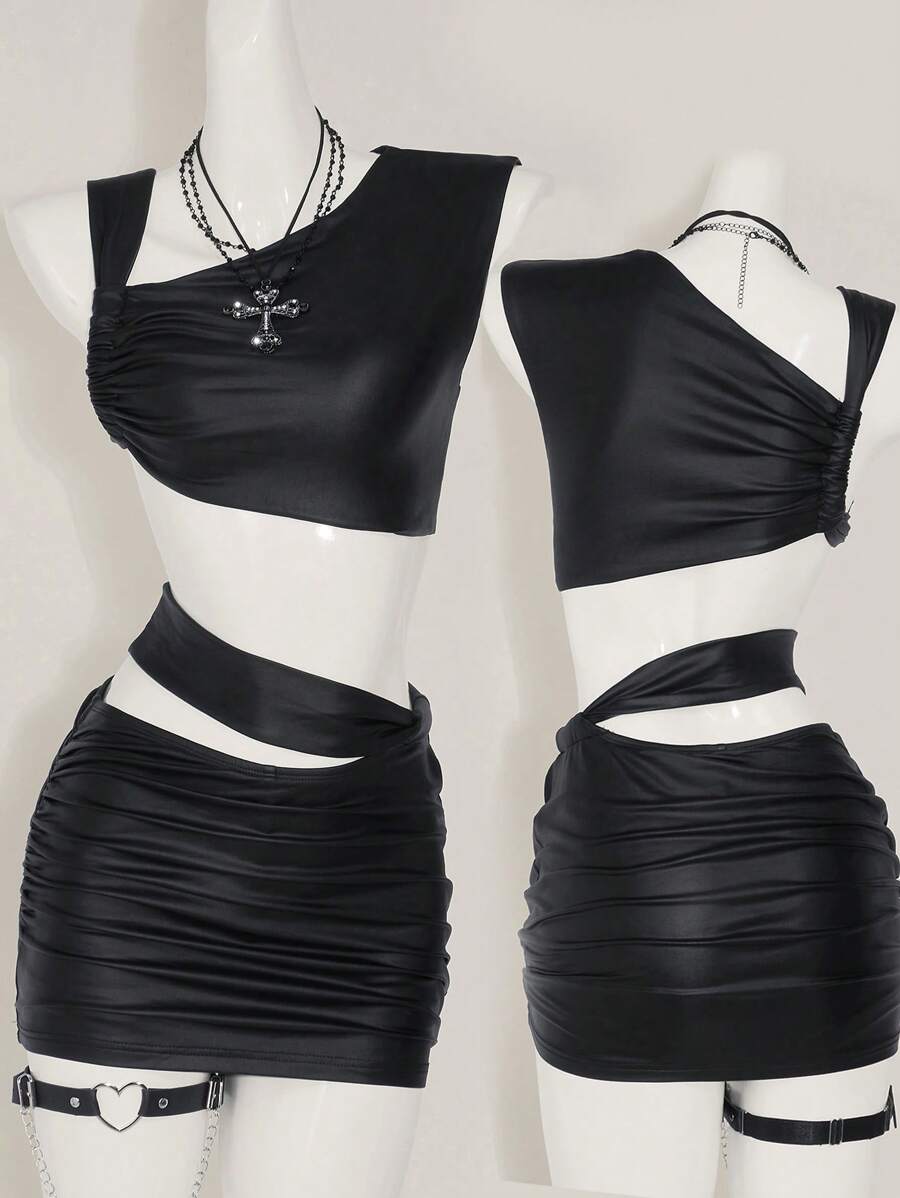 SHEIN ICON Bộ đồ hai mảnh da PU màu đen dự tiệc xuân hè cho nữ, váy ngắn cổ bất đối xứng và váy ngắn xếp ly eo thấp khoét rỗng - màu đen - Xem 1